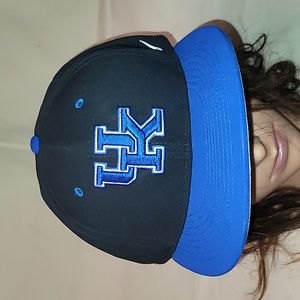 Nike. True. Dri-fit. University of Kentucky. UK. Men's size 8. Condition 9.5/10